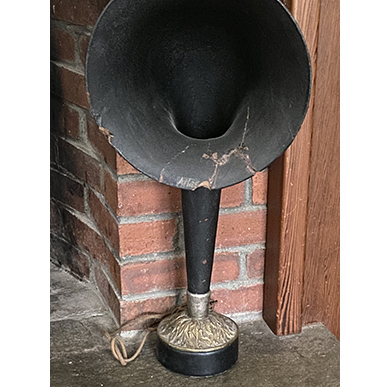 Radio bell horn speaker