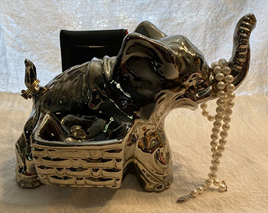 Ceramic elephant jewelry holder
